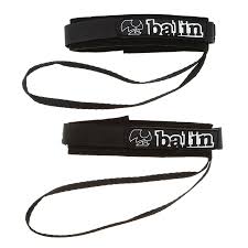 ליש לסנפירים של חברת Balin ( החברה בונה מוצרים נלווים לבוגי כבר משנות ה 70 ) - ה Flipper Gripper הוא ליש לסנפירים מרופד Neoprene . מיועד למניעת איבוד סנפירים מתאים לגלושים בכל הרמות