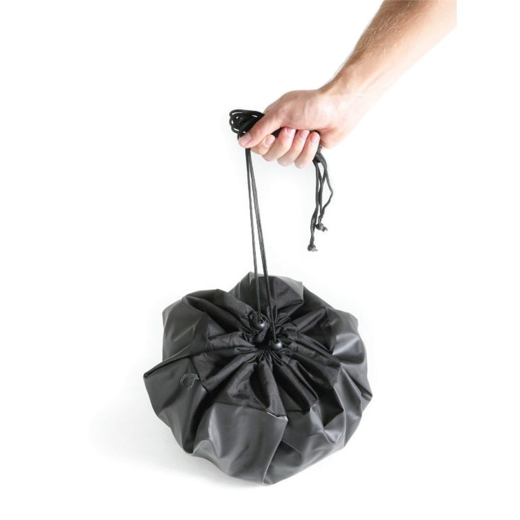 משטח להחלפת חליפה של חברת Creatures. המשטח רחב ומעולה לשמירה על החליפה מפני חול ושחיקה.