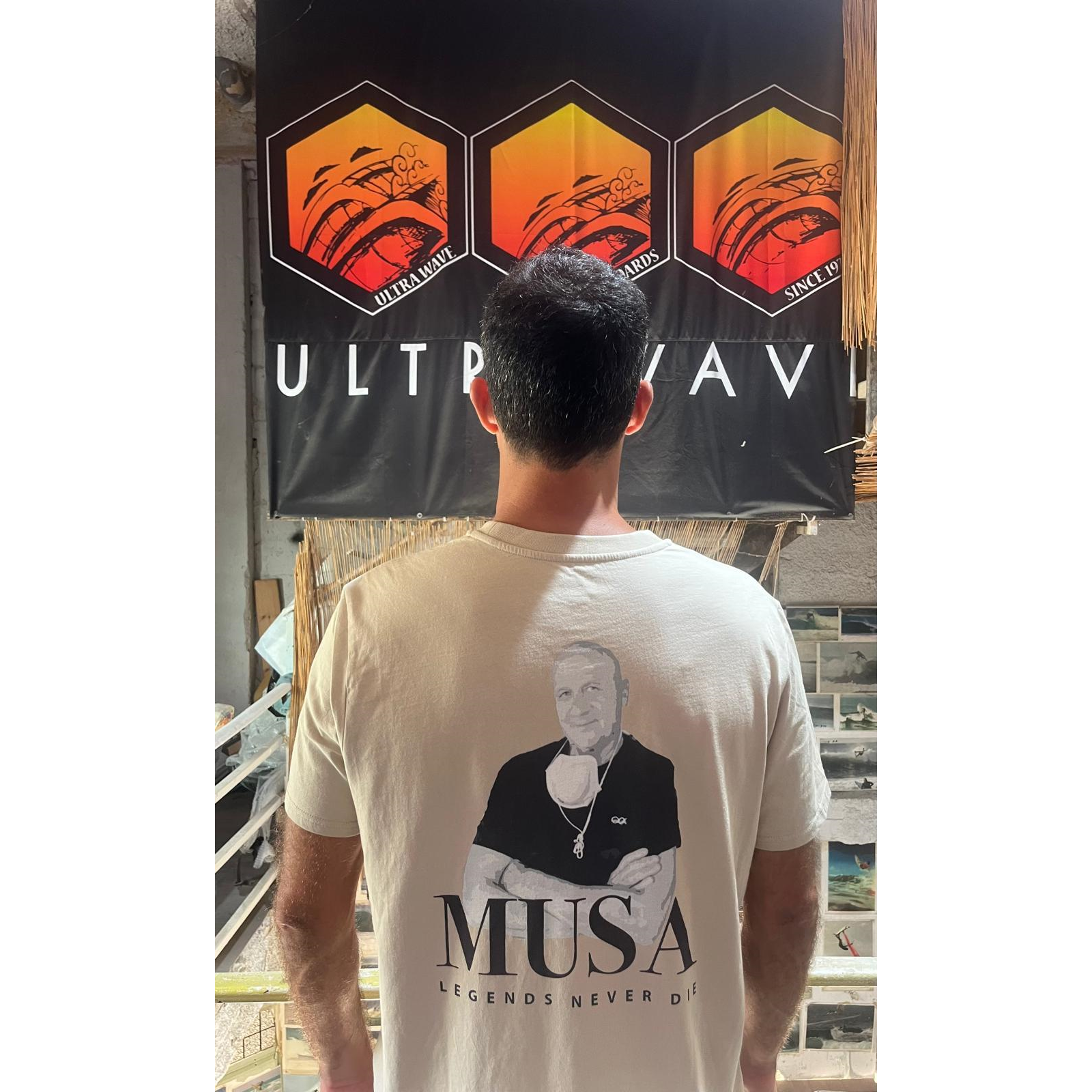חולצת UltraWave - LEGENDS NEVER DIE