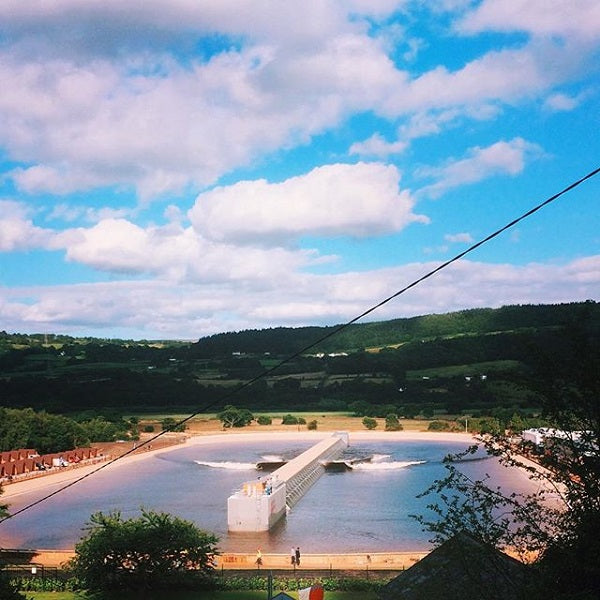 בריכת הגלים Surf - Snowdonia