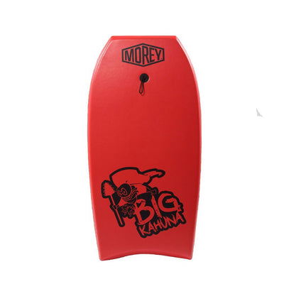 בוגי מדגם Big Kahuna של חברת Morey BodyBoards.בוגי נוח וקשיח, בנוי לתפיסת מהירות תוך כדי שמירה על יציבות לאורך הגל.מתאים לכל דרגות הגלישה.מגיע במבחר צבעים שונים ומדליקים.