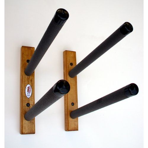 מתקן תלייה ל 2 גלשנים של חברת Surfdogs. המתקן מיוצר בארה״ב, קל להרכבה.