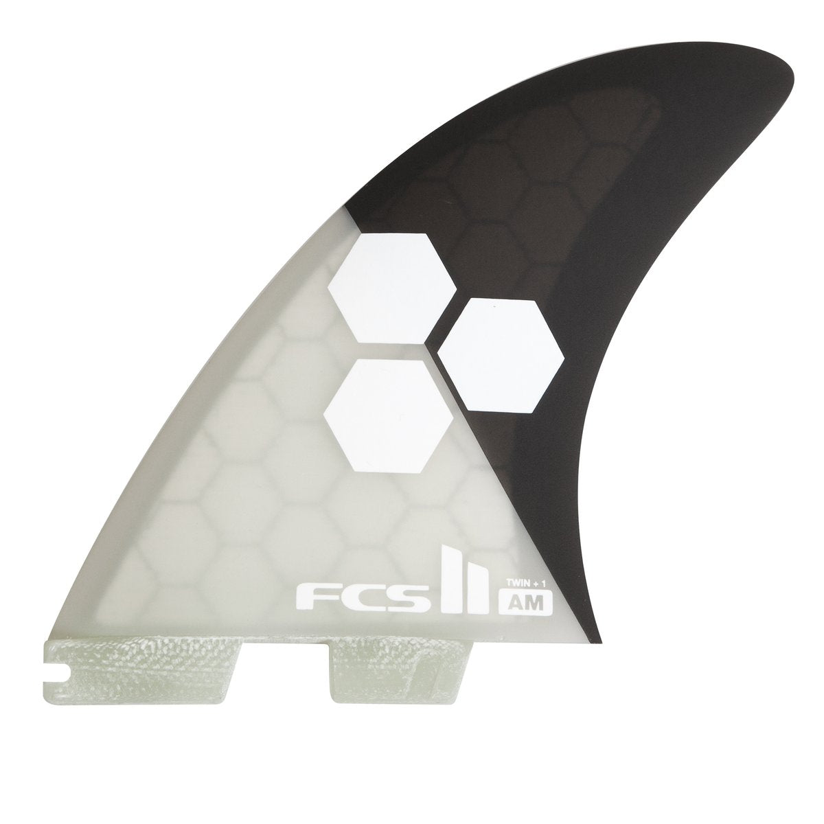 סט חרבות מדגם AM Honeycomb של חברת FCS Fins.עיצוב Twin המפורסם של Al Marrick האגדי.סט החרבות AM Honeycomb מגיע עם שתי חרבות גדולות (Twin Fin) ועם חרב קטנה אחורית להוספת יציבות בימים גבוהים.סט החרבות בנוי מ - Honeycomb.  מה שנותן לו רכות וגמישות מאוד יחודית אשר מתאימה מאוד לגלישה מרייל לריילֿוזרימה על הגל.סט מדהים לאוהבי Twin Fin