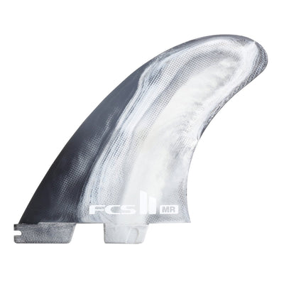 סט חרבות מדגם MR Honeycomb של חברת FCS Fins.עיצוב Twin המפורסם של Mark Richards האגדי.סט החרבות MR Honeycomb מגיע עם שתי חרבות גדולות (Twin Fin) ועם חרב קטנה אחורית להוספת יציבות בימים גבוהים.סט החרבות בנוי מ Honeycomb מה שנותן לו רכות וגמישות מאוד יחודית אשר מתאימה מאוד לגלישה מרייל לריילֿוזרימה על הגל.סט מדהים לאוהבי Twin Fin