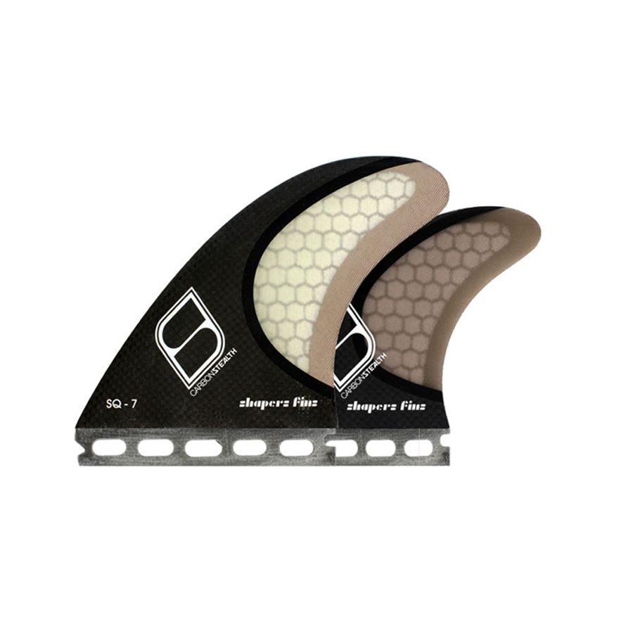 סט חרבות מדגם SQ7 של חברת Shapers.ה-SQ7 בנויות משילוב של קארבון וכוורת היוצרים יחד שילוב מעולה של קשיחות בבסיס החרב וגמישות גבוה בקצה החרב, שילוב זה נותן הרבה שיחרור בחלקים הקרטים של הגל תוך כדי שמירה על מהירות גבוה ביציאה מהביצוע. ה-SQ7 מתאימות לגולש עם הרבה משקל שמחפש חרב שתייצר הרבה מהירות ותאפשר שינוי כיוון מהירים בחלקים הקרטים של הגל. 