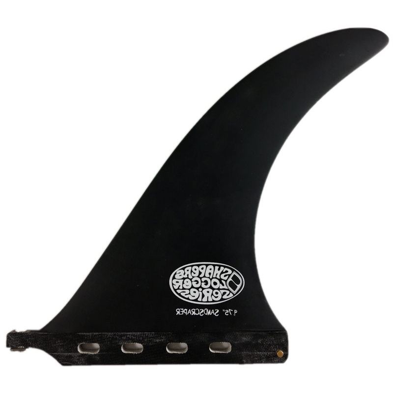 ה-״Sand Scrapper 9.75 היא חרב אלאראונד מדהימה, בסיס רחב יתן לכם להוציא אצבעות מהחרטום ולהראות כאילו אתם מחכים בתור במשרד הפנים. מצד שני מאד צרה בקצה ותתן לכם אפשרות לגלישה רדיקלית לאורך הגל. מומלץ בחום. 