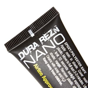 שפורפרת תיקון מהיר Dura Rez של חברת Phix Doctor. ה- Dura Rez הוא נוזל מיוחד המכיל סיבי פיברגלאס לתיקונים מהירים, מתאים גם לגלשני EPOXY וגם לגלשני PU. מתייבש בשמש תוך כחמש דקות. מגיע עם מקלות מריחה ונייר שיוף. מעולה לטיולים לחול...!
