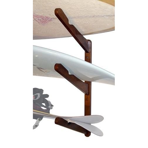 סטנד קיר לגלשן של Cor Surf Racks. מעמד לשלושה גלשנים, פשוט לתליה.