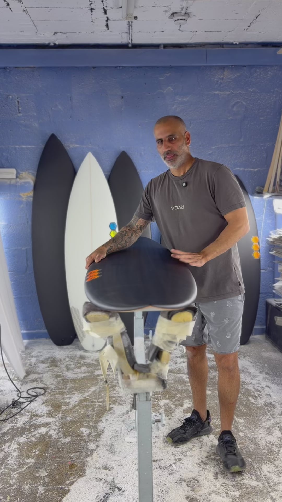 טעינת וידאו: UltraWave - Two Quick 2 Carbon