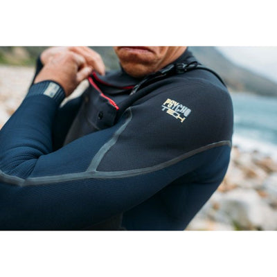 חליפת גלישה psychotech צילום של פרטי החליפה רוכסן חזה המשך של סגירת החזה